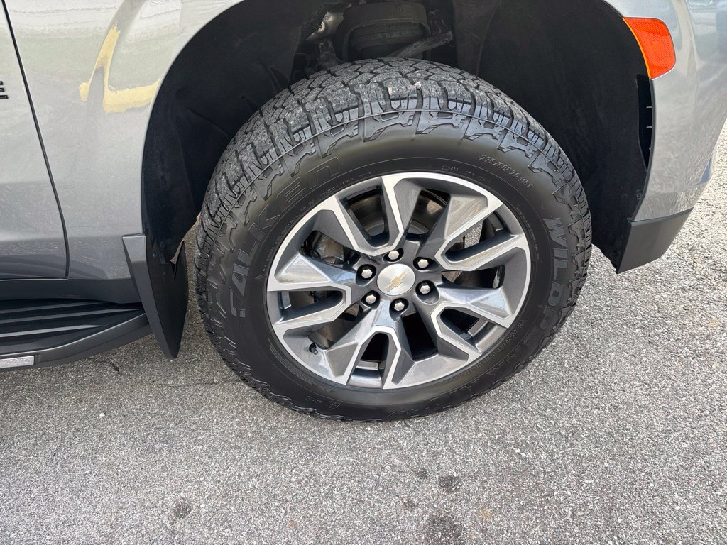 Used 2022 Chevrolet Tahoe LT w/ Luxury Package AWD/4WD image 11