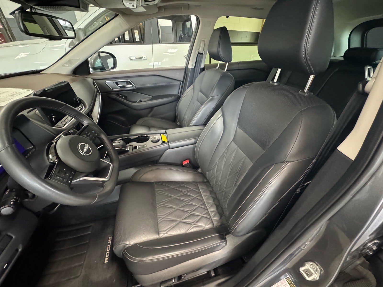 Used 2023 Nissan Rogue Platinum AWD/4WD image 18