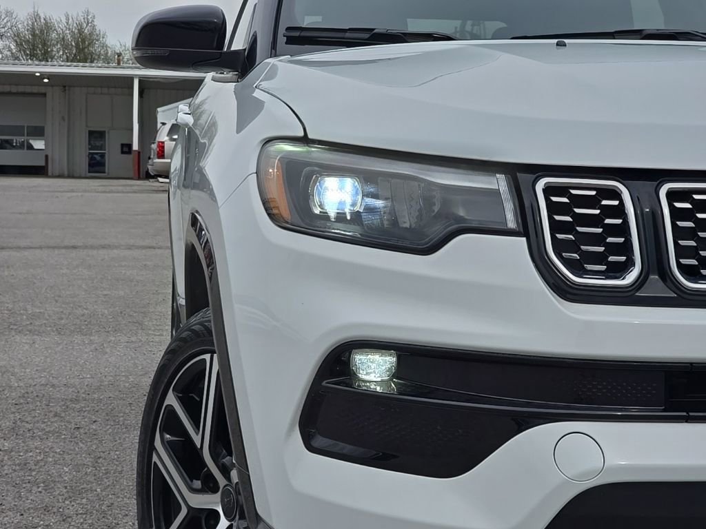 Certified 2025 Jeep Compass Limited w/ Elite Group image 9