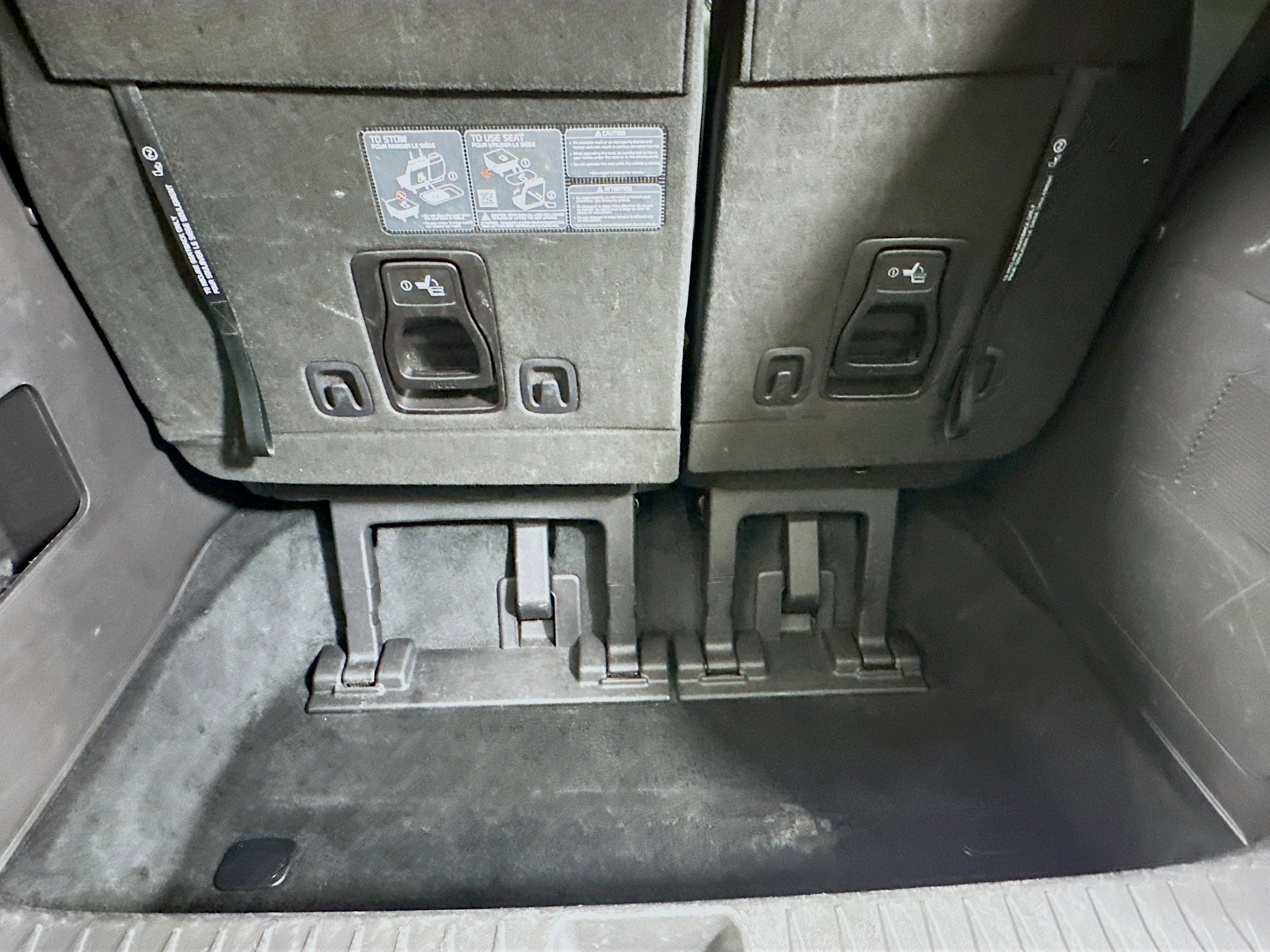 Used 2024 Kia Carnival LX image 28