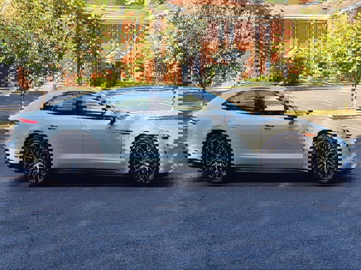 Used 2023 Porsche Taycan image 7