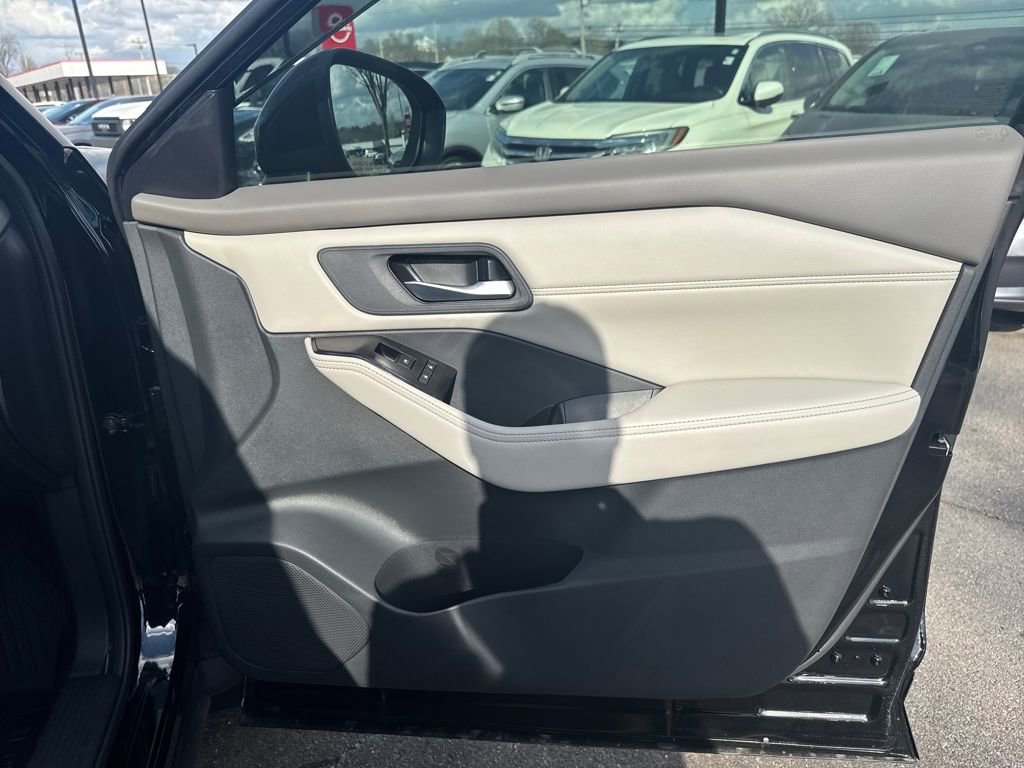 Certified 2026 Nissan Rogue SV w/ SV Premium Package image 41