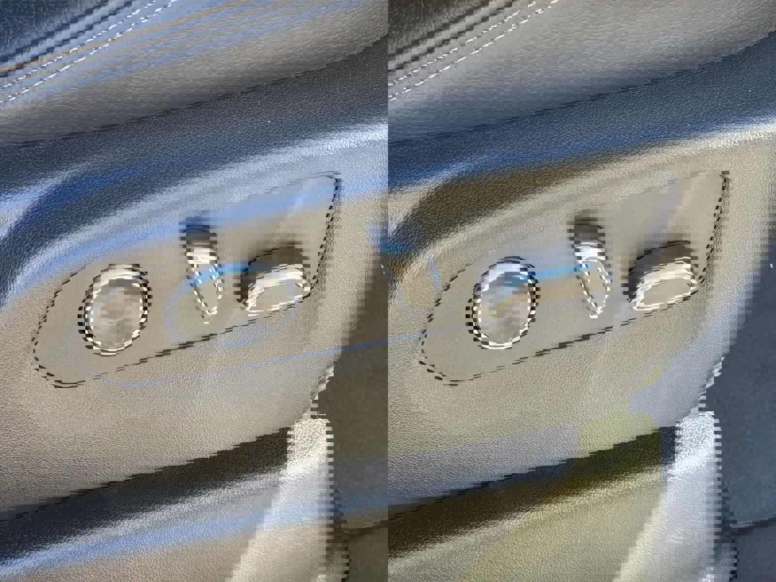 Used 2023 GMC Yukon XL Denali image 37