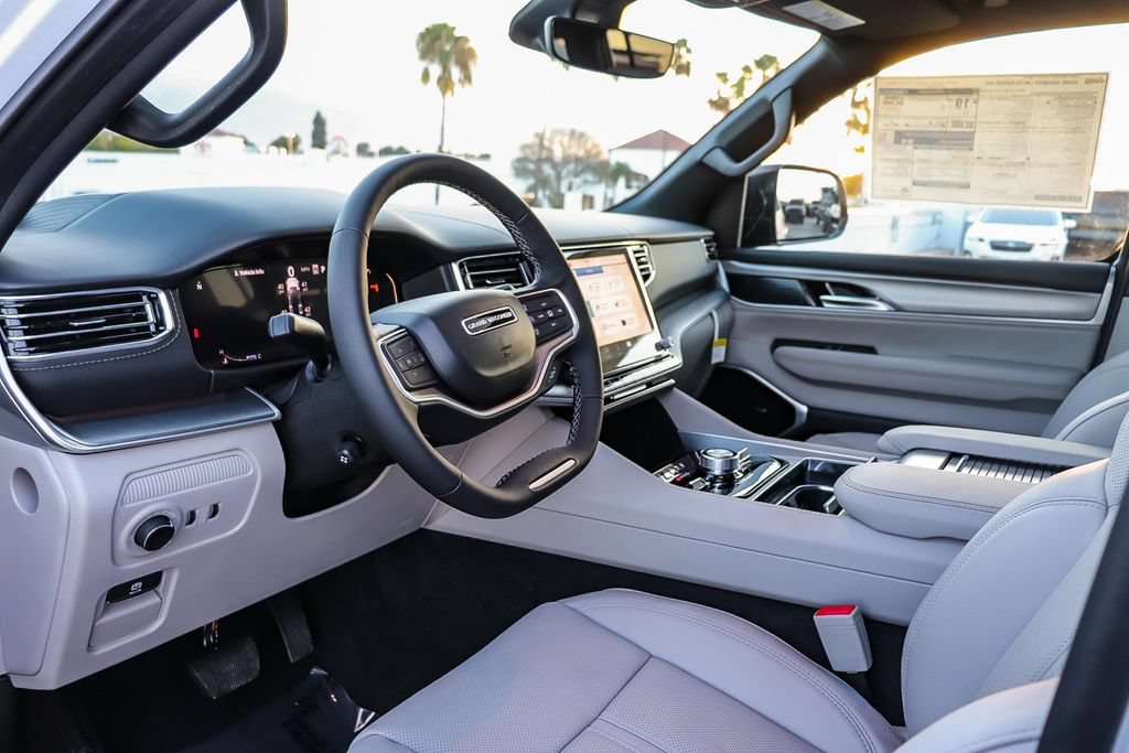 New 2026 Jeep Grand Wagoneer Limited AWD/4WD image 23