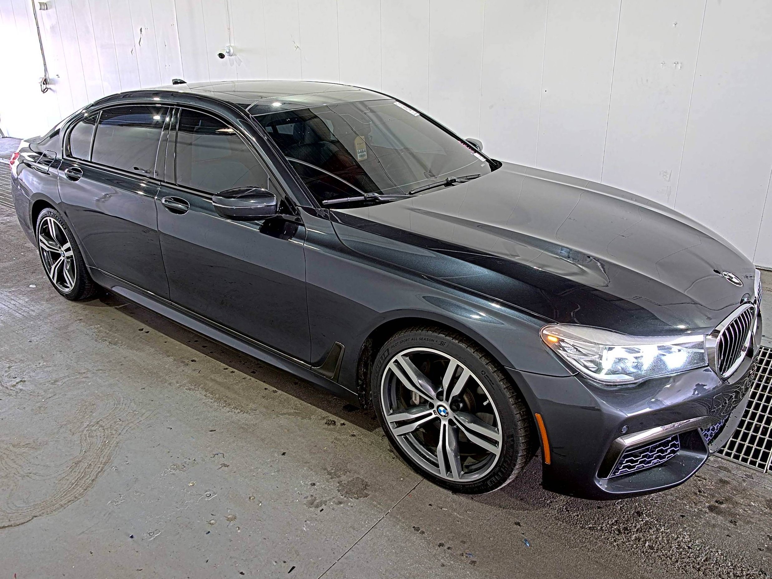 Used 2016 BMW 740i image 2