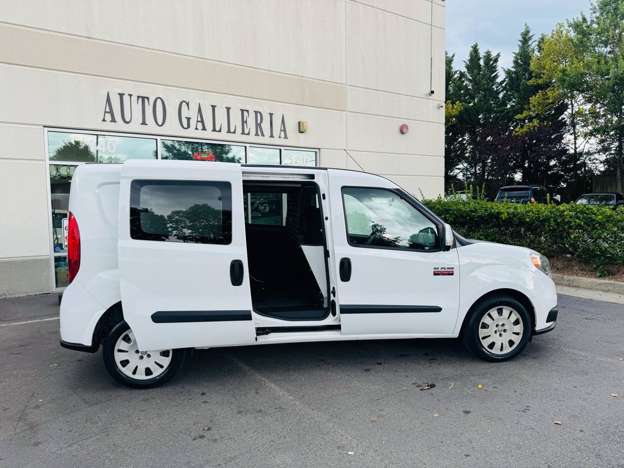 Used 2017 RAM ProMaster City Tradesman SLT w/ Rear Back-up Camera Group FWD image 16