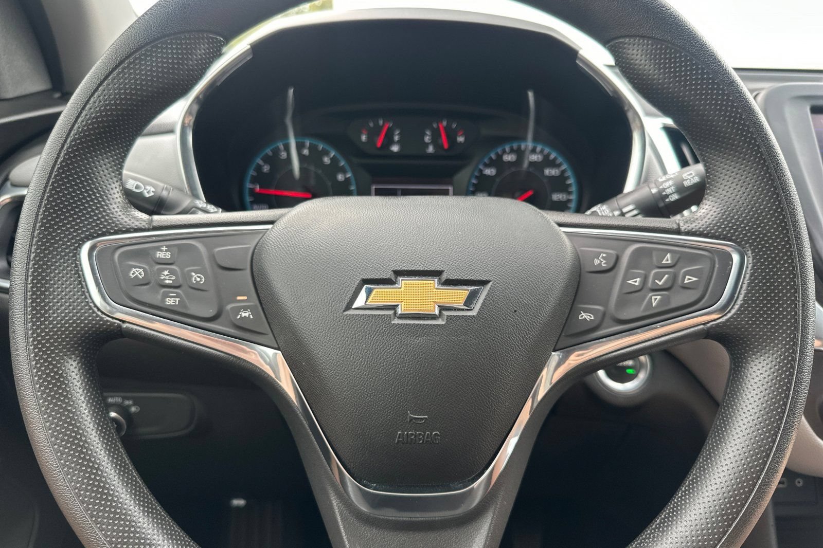 Used 2020 Chevrolet Equinox LS FWD image 33