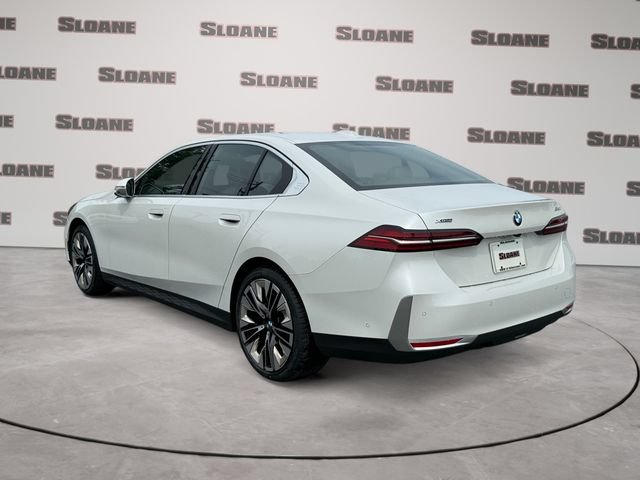 Used 2026 BMW 530i xDrive AWD/4WD image 3