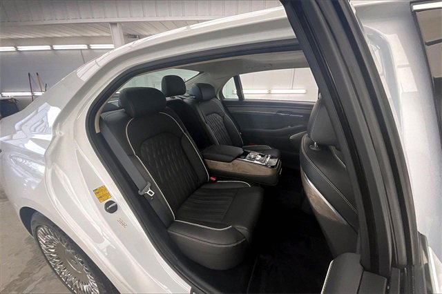 Used 2021 Genesis G90 3.3T Premium image 19