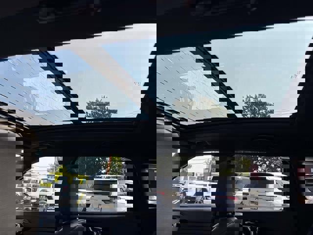 Certified 2024 Jeep Compass Limited w/ High Altitude Package image 11