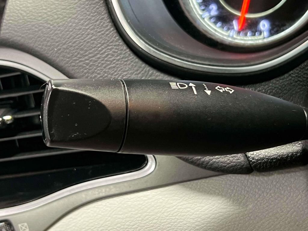 Used 2021 Jeep Cherokee Limited image 26