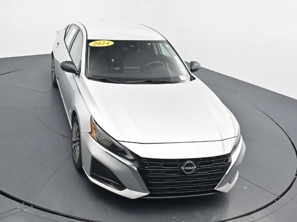 Used 2024 Nissan Altima 2.5 SV FWD image 10