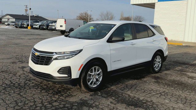 Certified 2024 Chevrolet Equinox LS w/ LS Convenience Package image 4