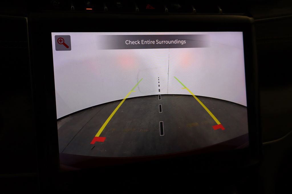 Used 2023 Jeep Grand Cherokee Limited w/ Black Appearance Package image 36