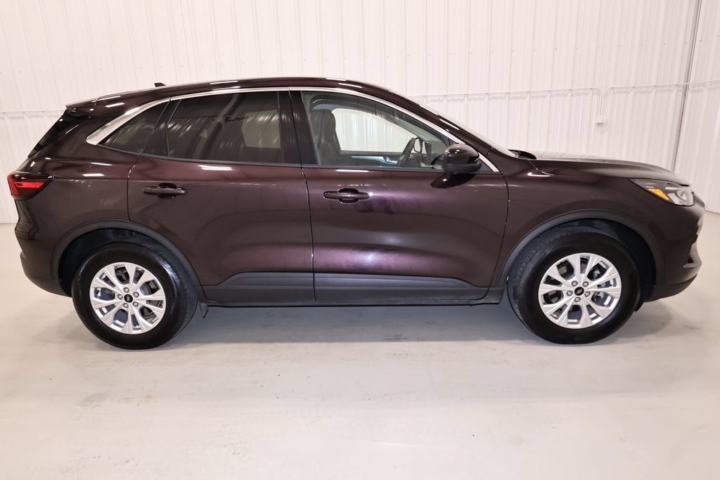 Certified 2023 Ford Escape Active w/ Tech Pack #2 AWD/4WD image 2