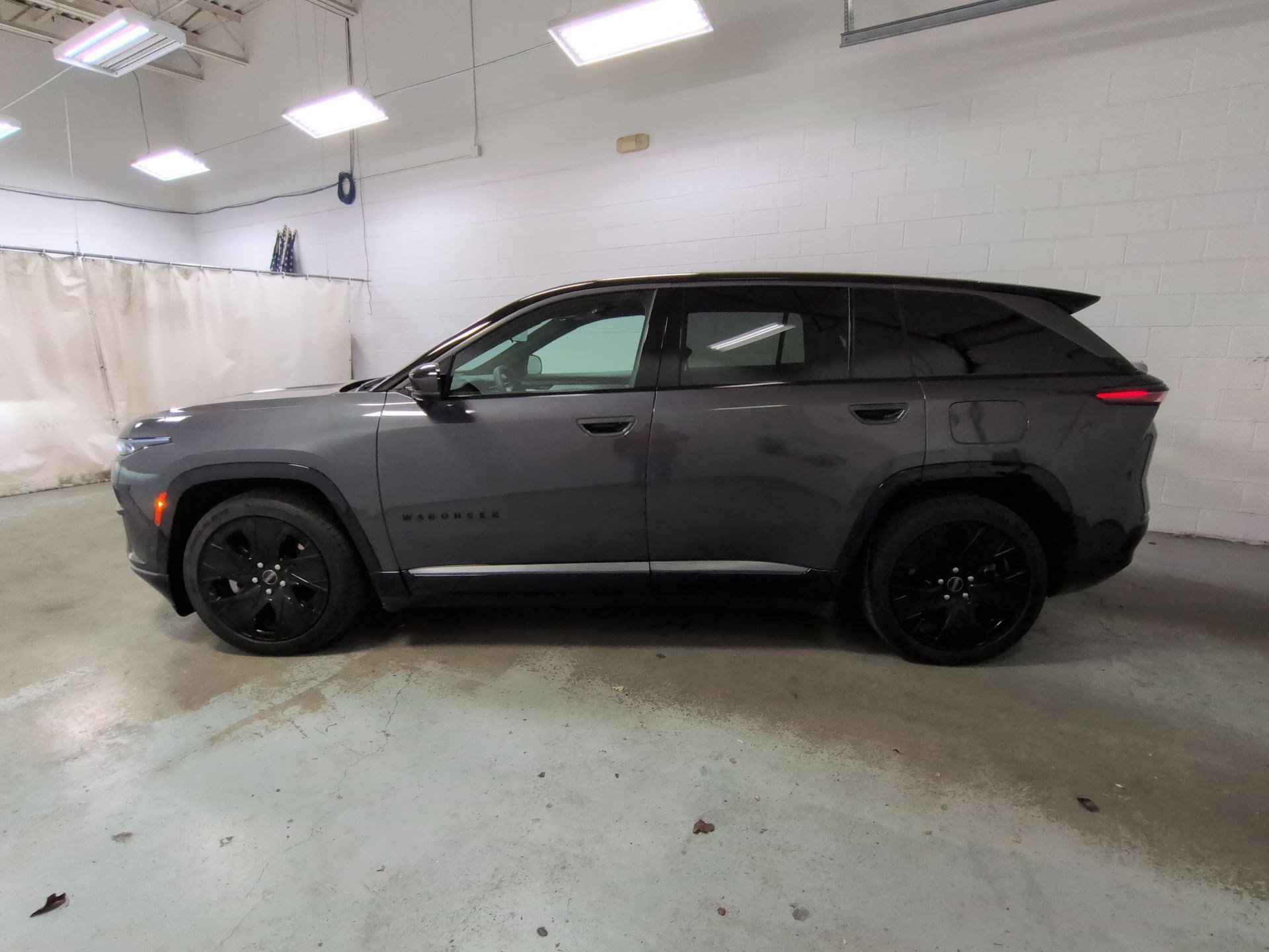 Used 2024 Jeep Wagoneer Launch Edition image 9