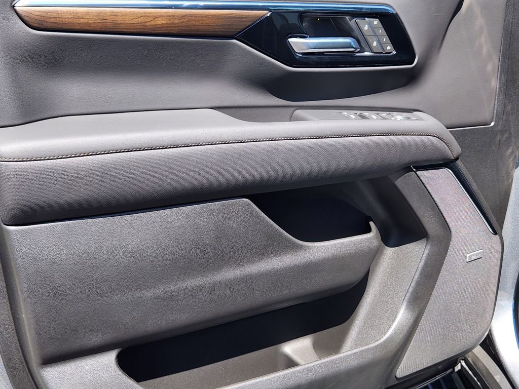 New 2026 Chevrolet Tahoe High Country AWD/4WD image 12