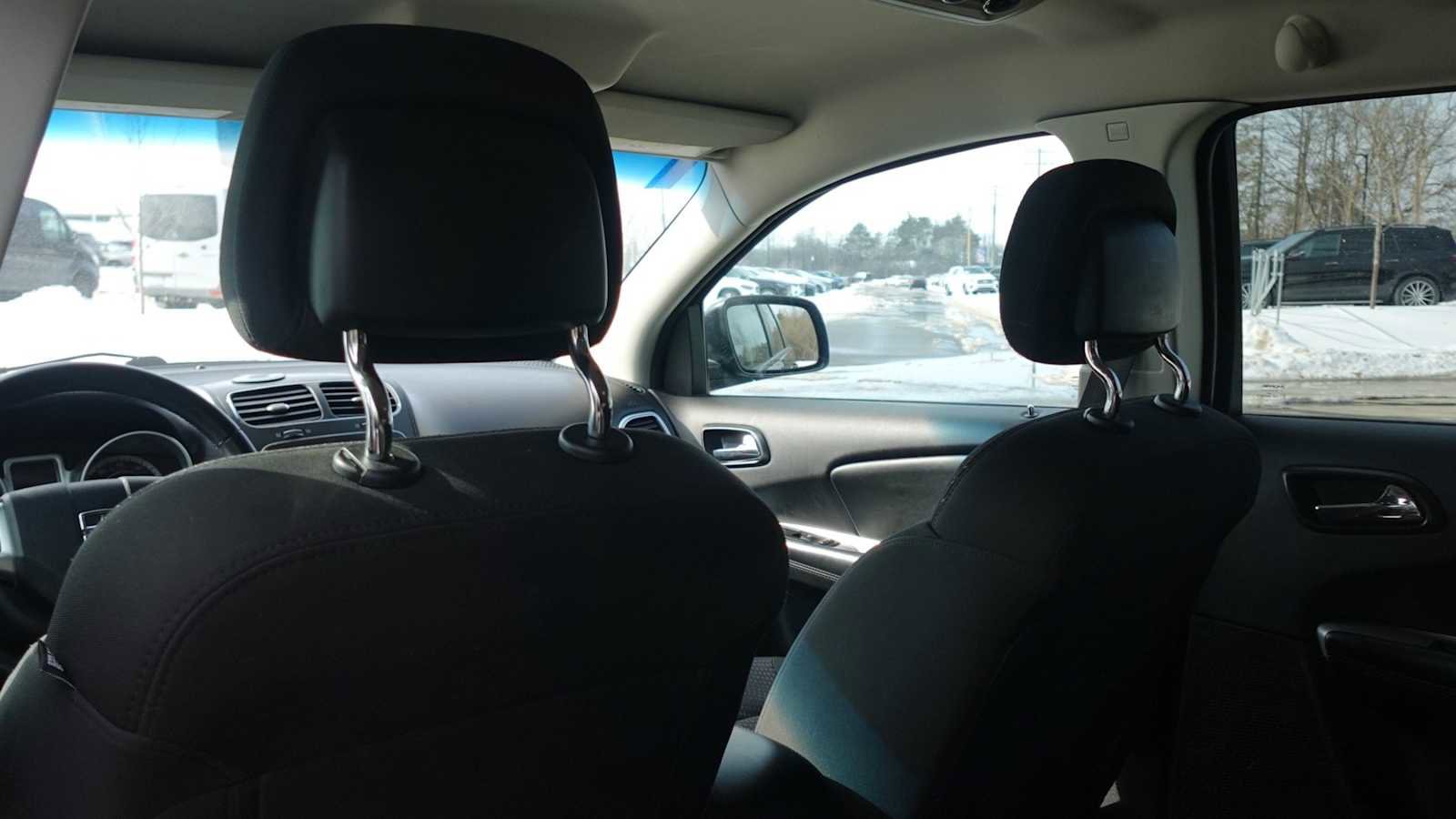 Used 2017 Dodge Journey SE w/ Flexible Seating Group image 25