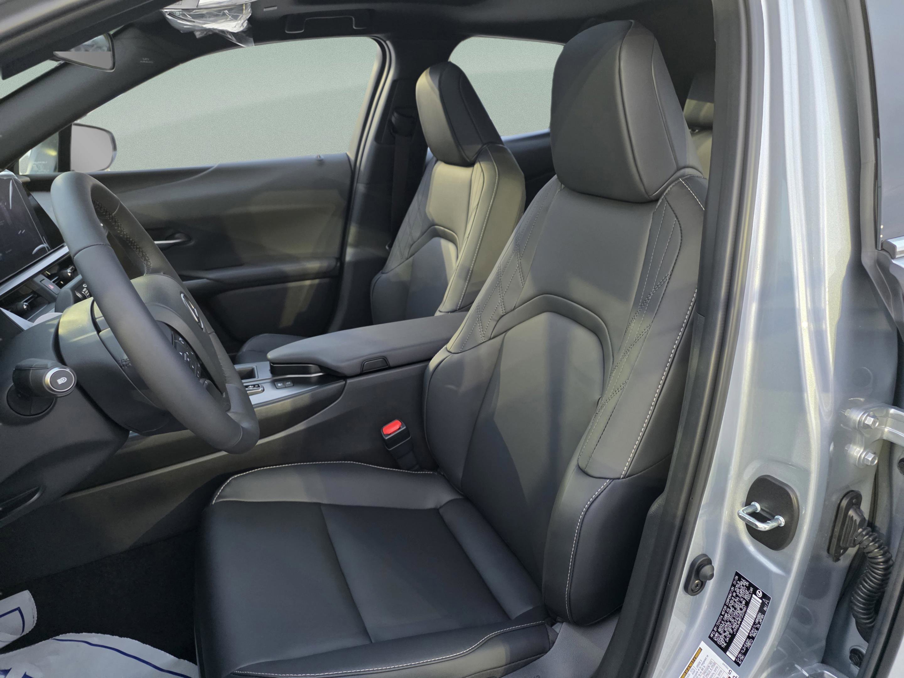 New 2026 Lexus UX 300h FWD image 13