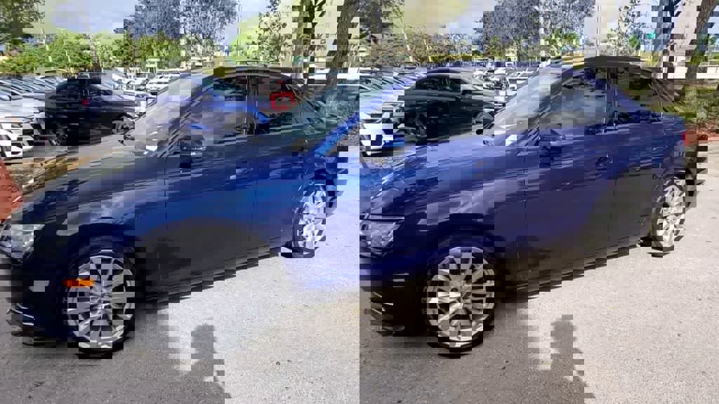 Used 2017 Audi A4 2.0T Ultra Premium w/ Audi MMI Navigation Plus image 4