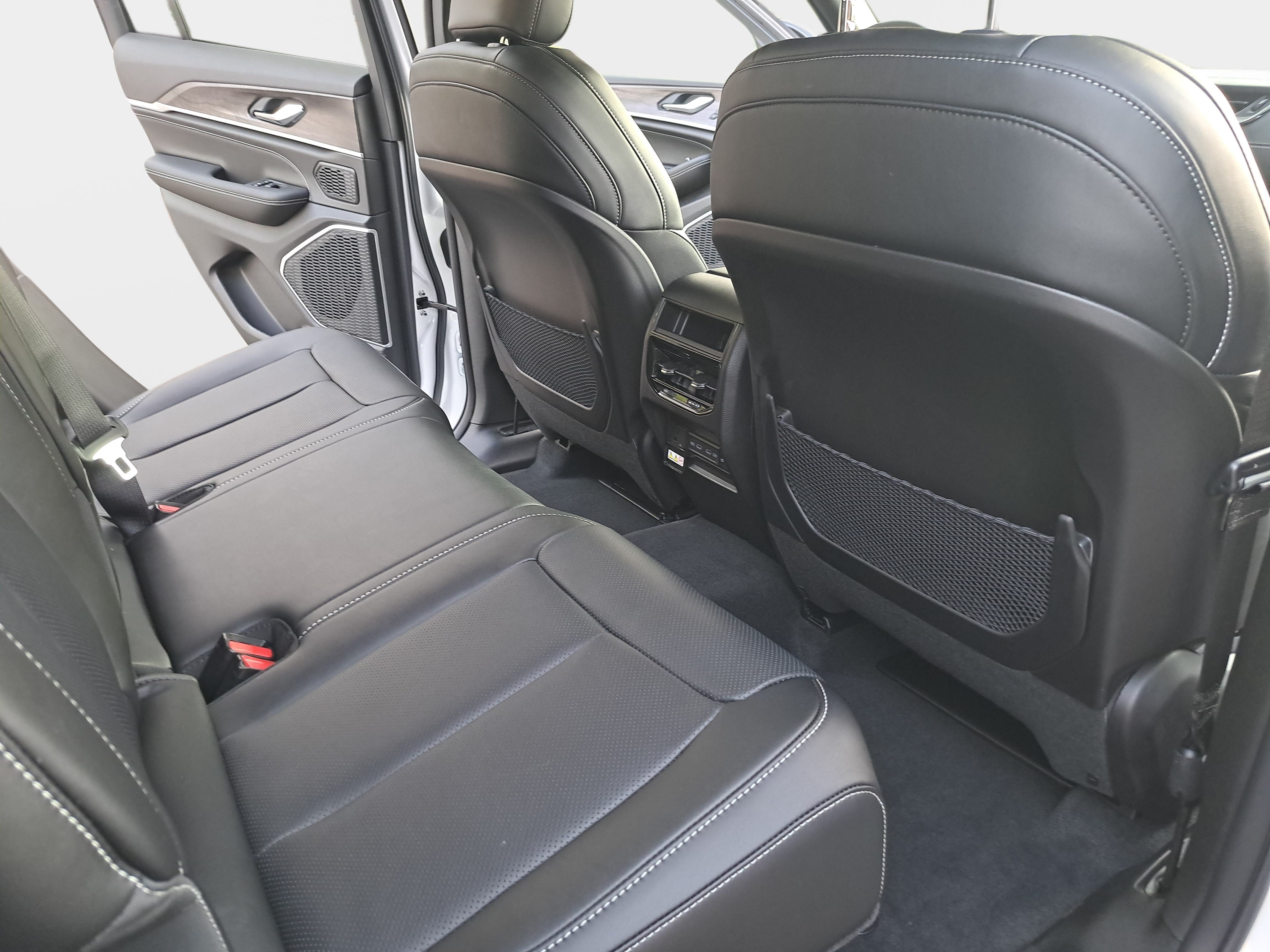 New 2026 Jeep Grand Cherokee Limited Reserve AWD/4WD image 11
