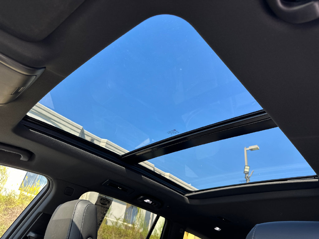 Certified 2025 Cadillac XT6 Luxury FWD image 34