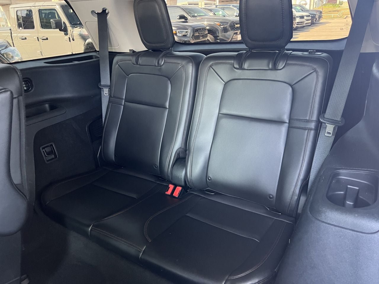 Used 2023 Lincoln Aviator Reserve w/ Equipment Group 201A AWD/4WD image 24