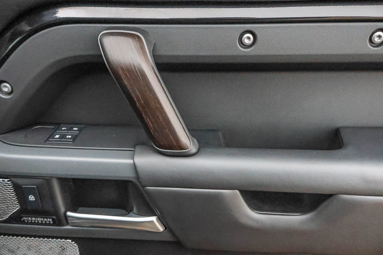 Used 2023 Land Rover Defender 130 X image 19