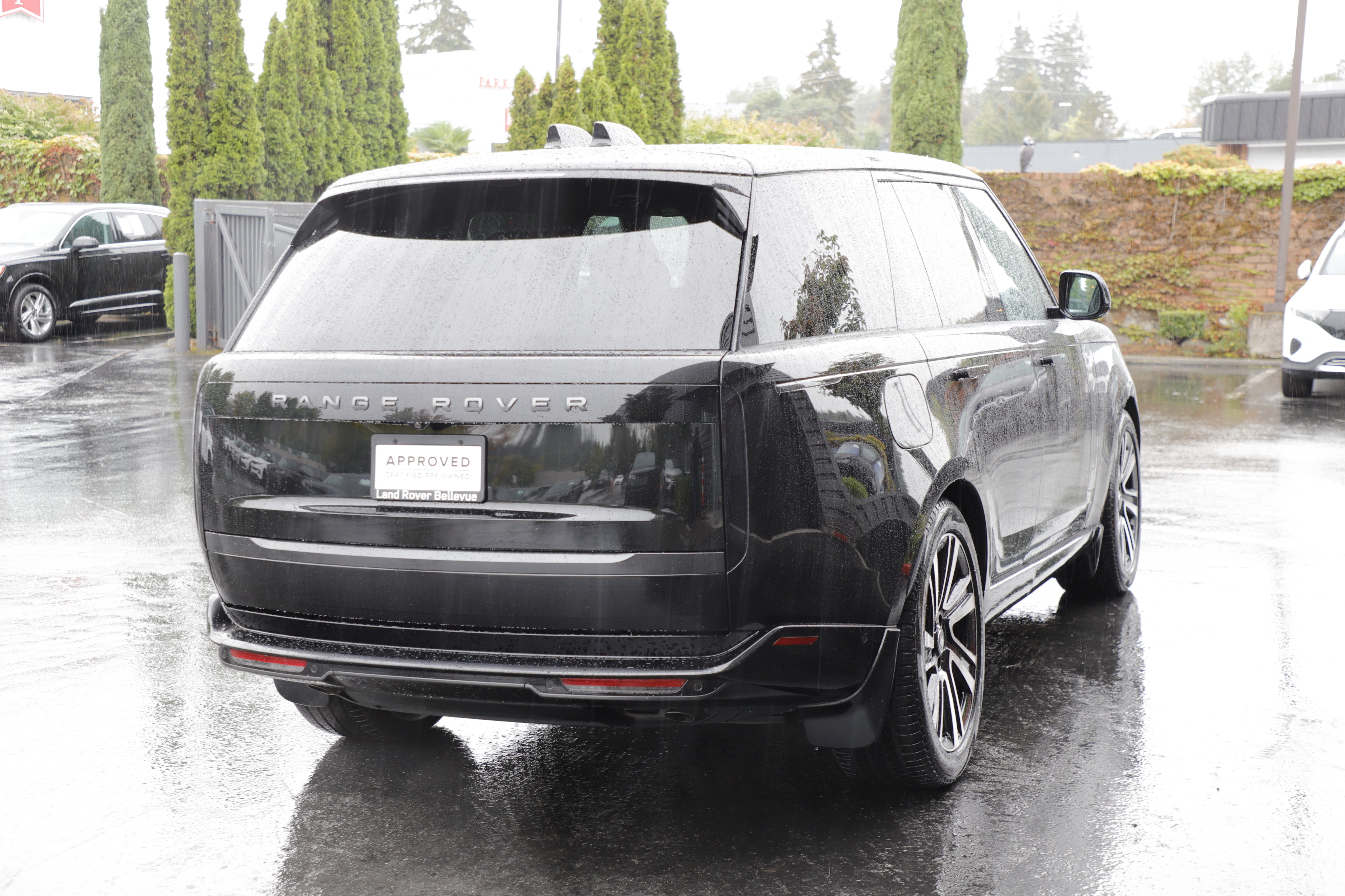 Certified 2024 Land Rover Range Rover SE AWD/4WD image 7