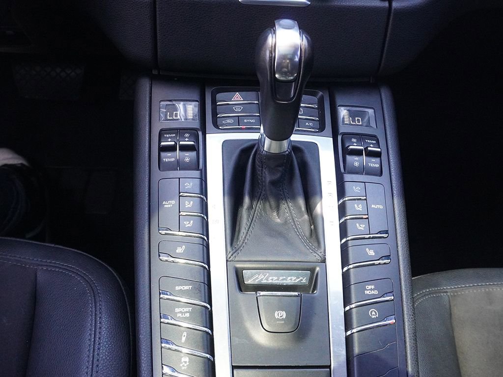 Used 2015 Porsche Macan S AWD/4WD image 39