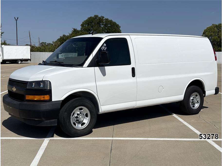 Used 2021 Chevrolet Express 2500 RWD image 1