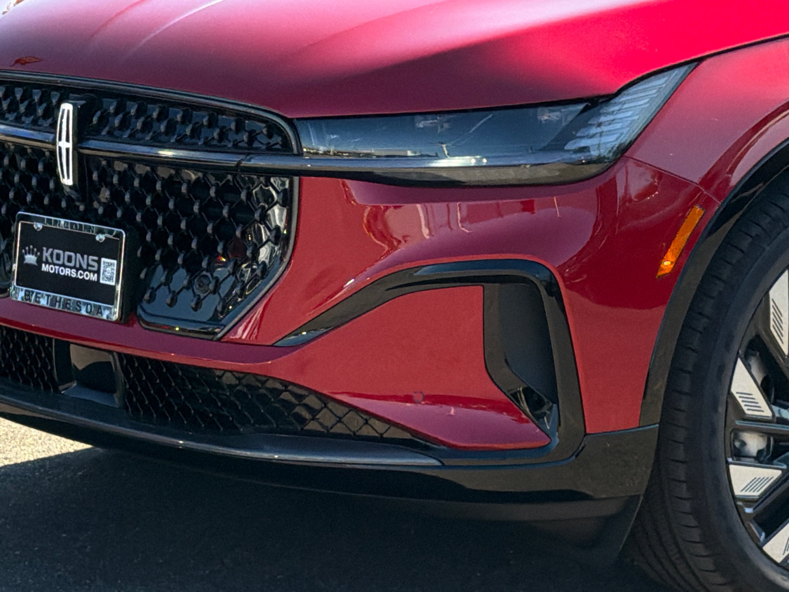 New 2026 Lincoln Nautilus Reserve AWD/4WD image 2