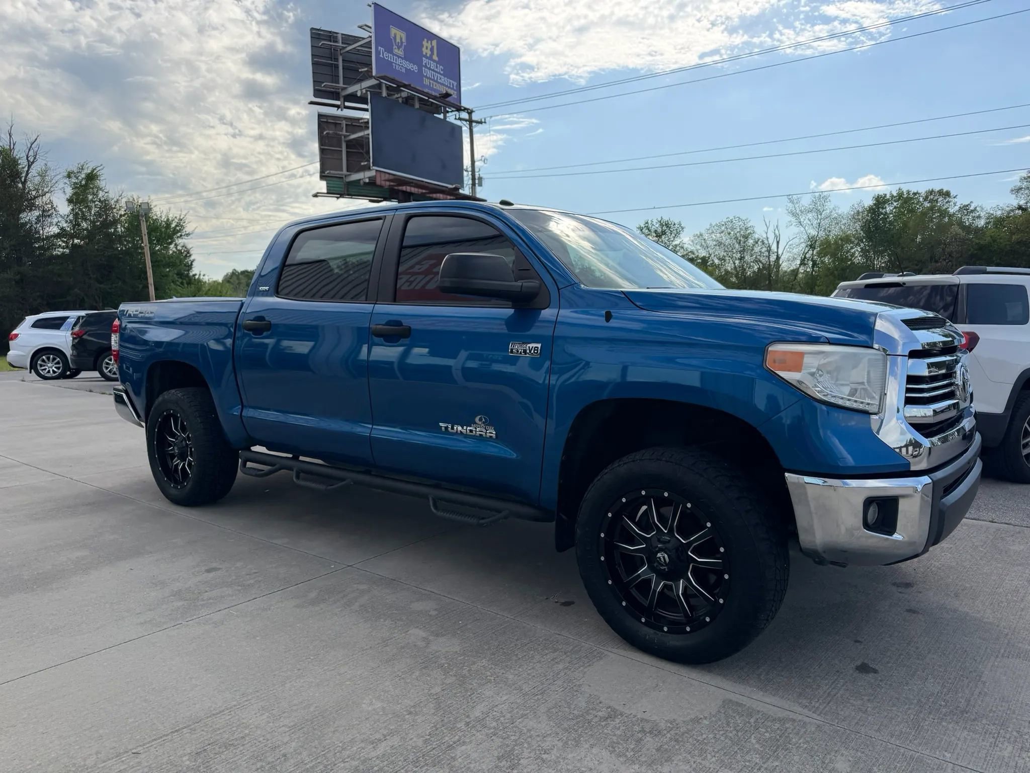 Used 2016 Toyota Tundra SR5 w/ TRD Off Road Package image 14