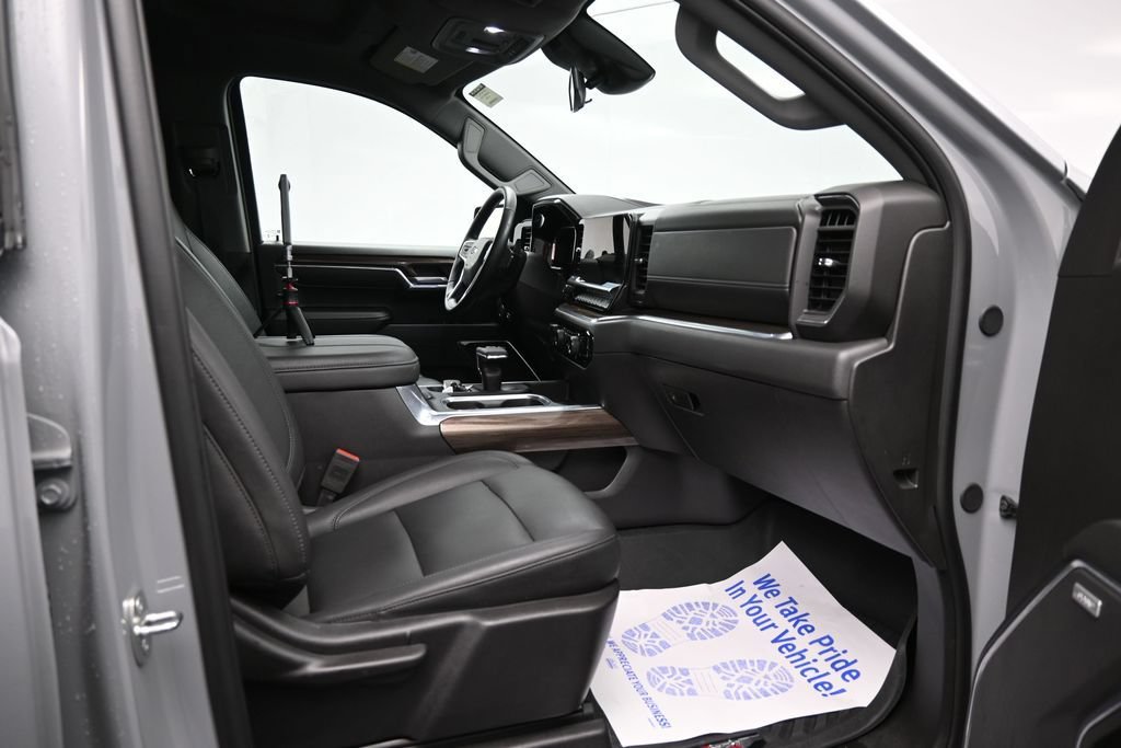 Used 2024 Chevrolet Silverado 1500 LT Trail Boss w/ LT Trail Boss Premium Package AWD/4WD image 20