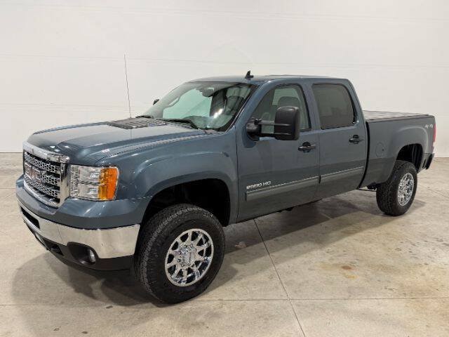 Used 2013 GMC Sierra 2500 SLE w/ SLE Preferred Package AWD/4WD image 2