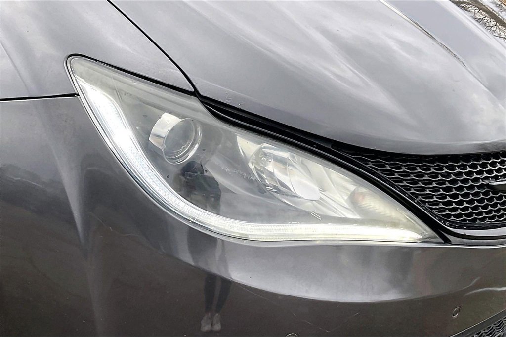 Used 2018 Chrysler Pacifica Limited w/ Advanced Safetytec Group image 27