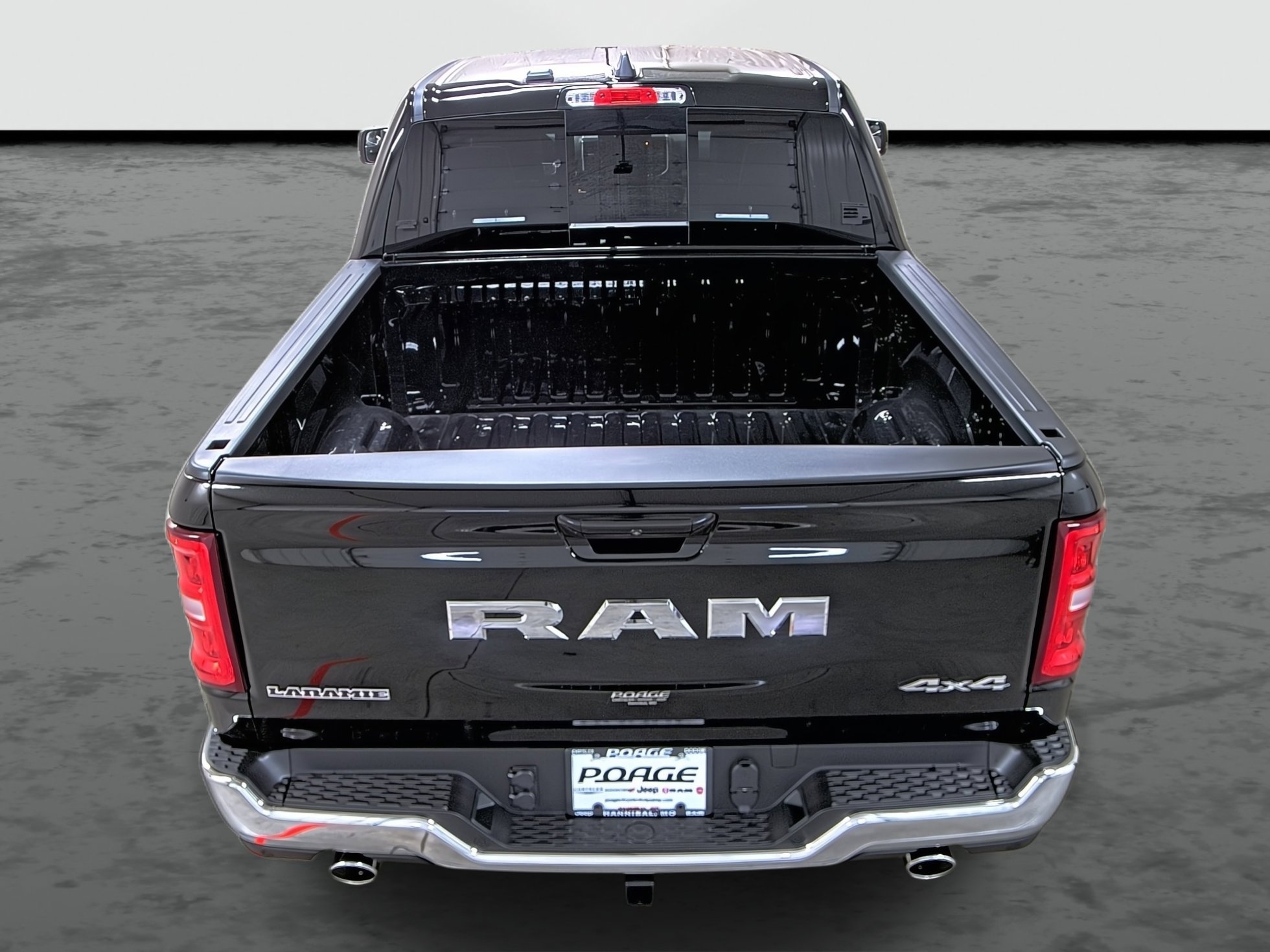 New 2026 RAM 1500 Laramie AWD/4WD image 3