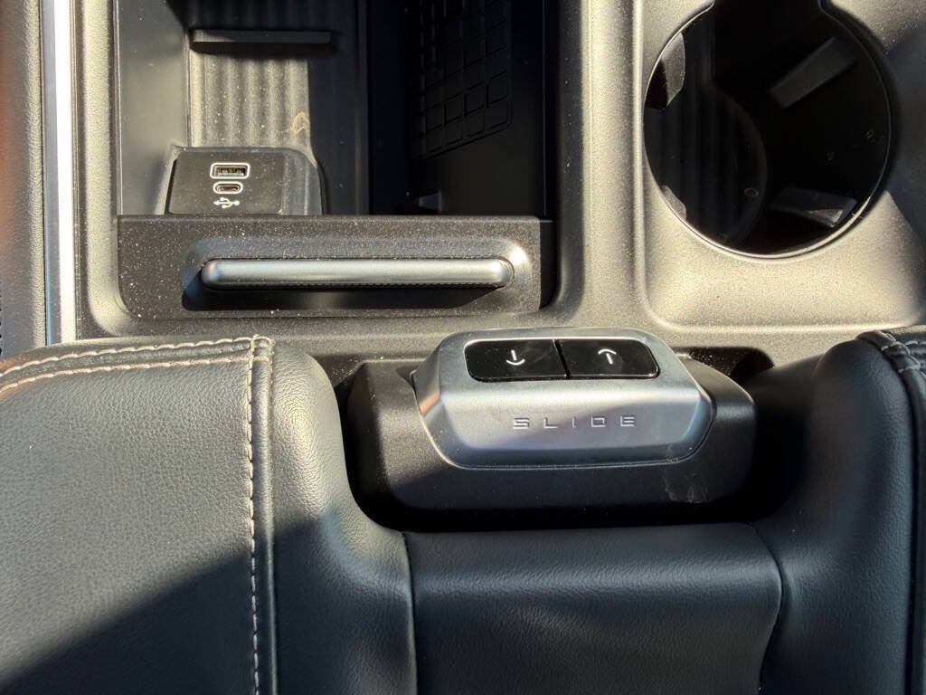 Used 2025 Ford Expedition Max Platinum AWD/4WD image 30