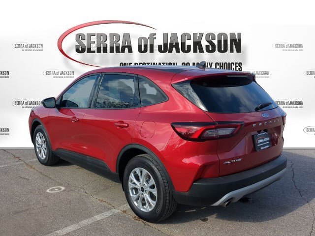 Used 2025 Ford Escape Active w/ Cold Weather Package image 7