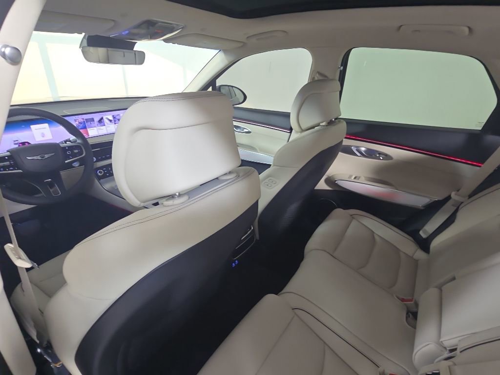 New 2026 Genesis GV70 2.5T Advanced AWD/4WD image 25