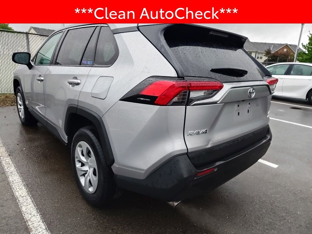 Used 2023 Toyota RAV4 LE AWD/4WD image 4