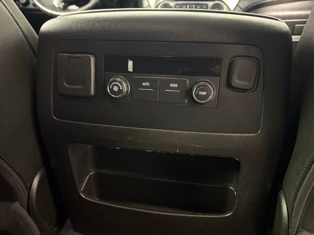 Used 2020 Chevrolet Suburban LT image 20