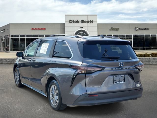 Used 2025 Toyota Sienna XLE FWD video 3