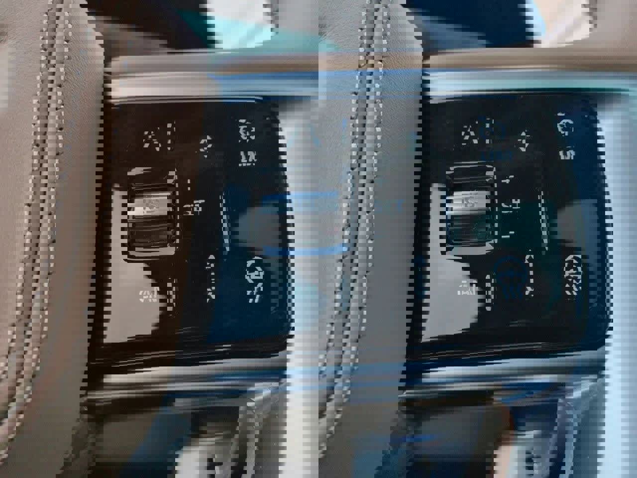 New 2026 Land Rover Range Rover SE image 26