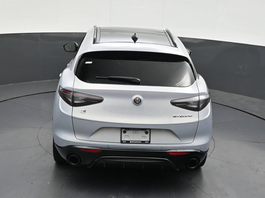 Used 2025 Alfa Romeo Stelvio Sprint w/ Veloce Package AWD/4WD image 18