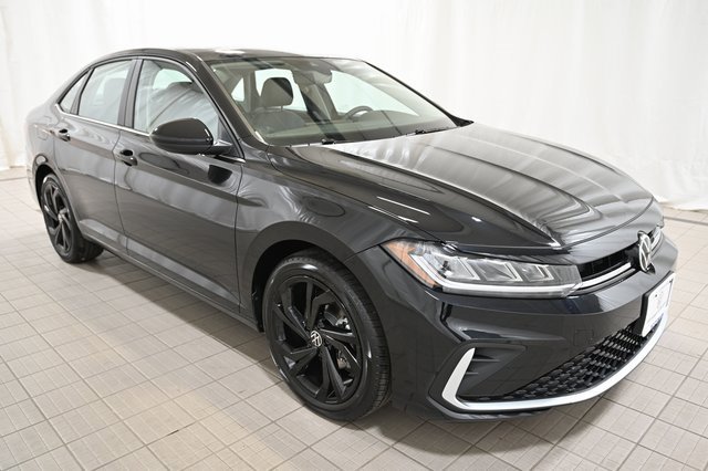 New 2025 Volkswagen Jetta SE image 14