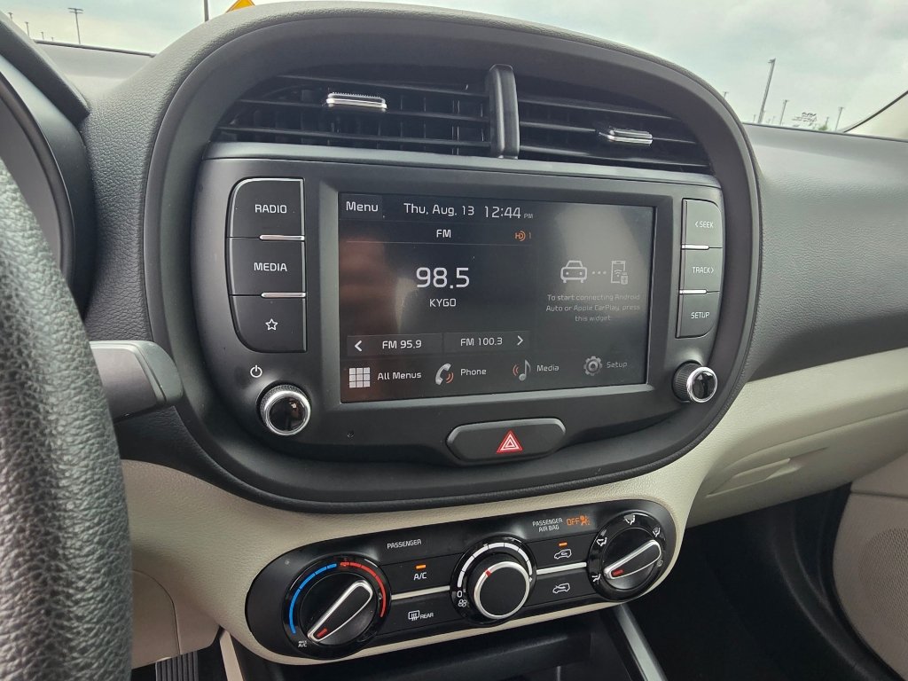 Used 2025 Kia Soul LX w/ LX Technology Package FWD image 23