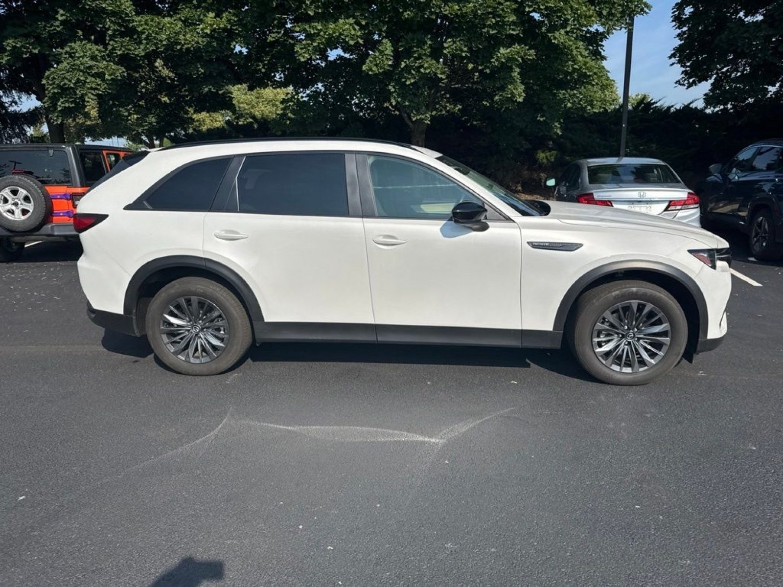 Used 2025 MAZDA CX-70 3.3 Turbo w/ Preferred Package AWD/4WD image 4