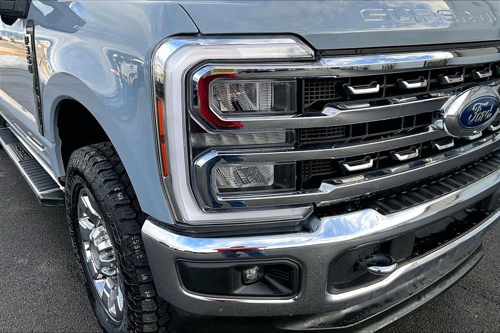 Used 2024 Ford F350 Lariat image 30