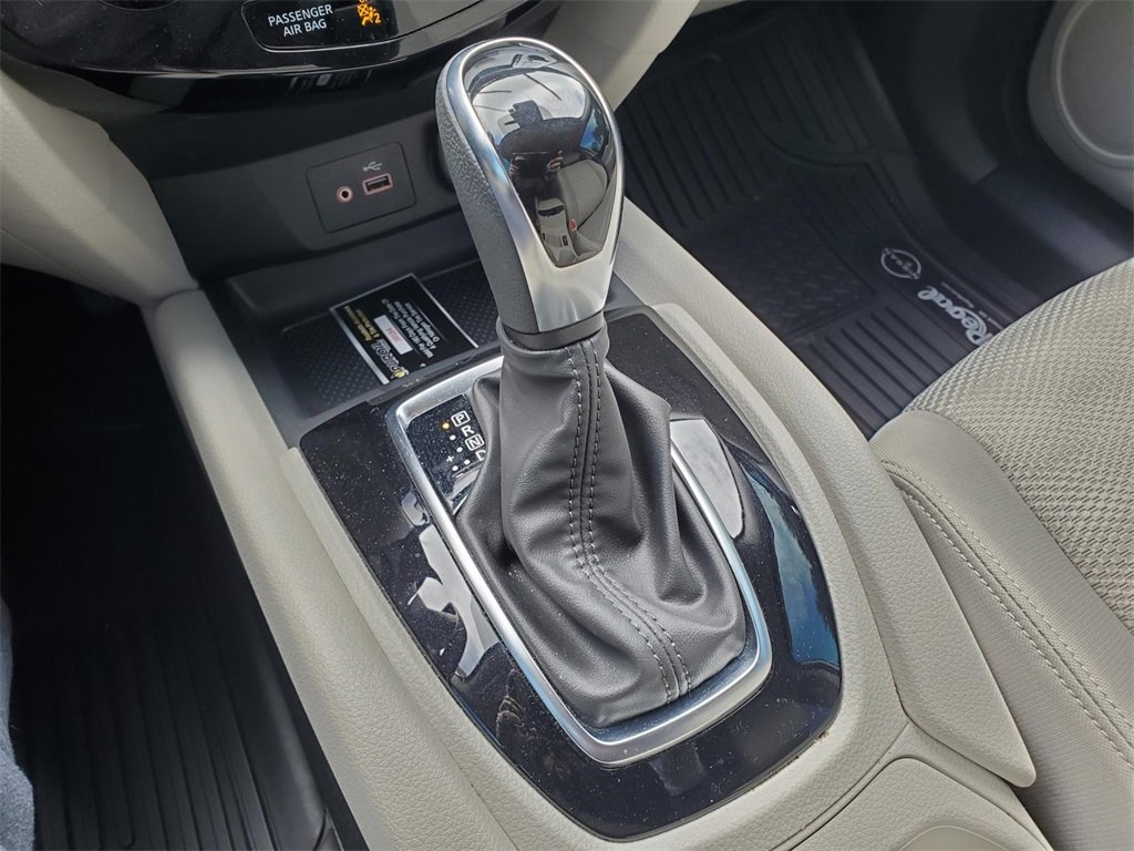 Used 2022 Nissan Rogue Sport SV image 34